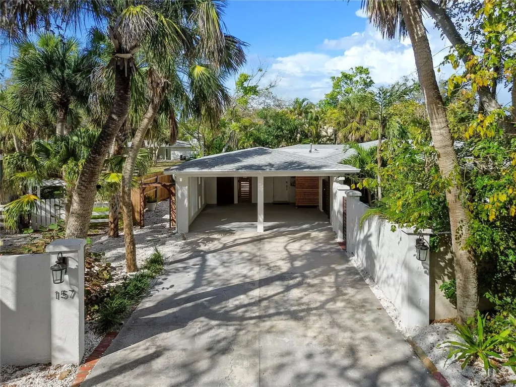 157 Garden Lane Sarasota FL 34242