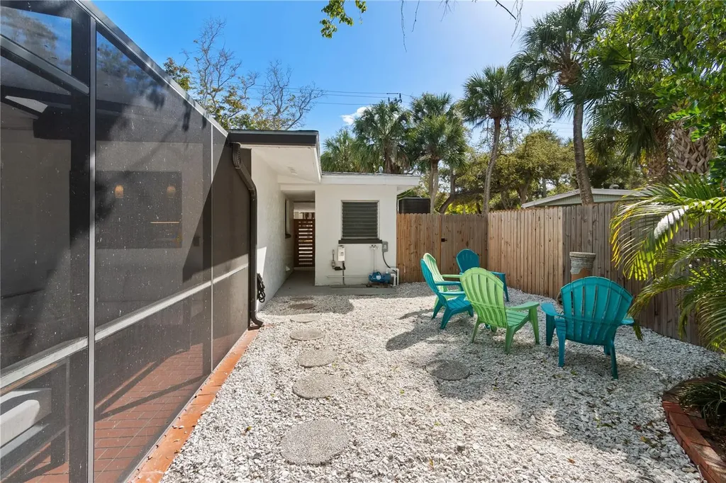 157 Garden Lane Sarasota FL 34242