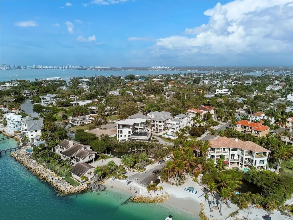 157 Garden Lane Sarasota FL 34242