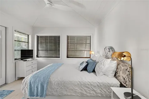 157 Garden Lane Sarasota FL 34242
