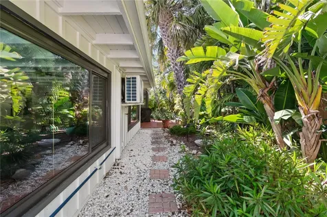 157 Garden Lane Sarasota FL 34242