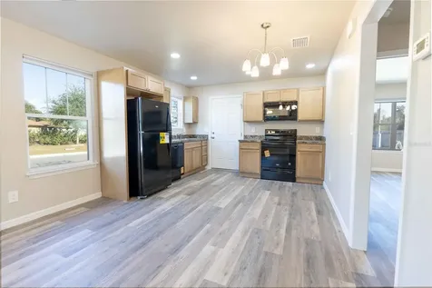 1324 Cottage Circle Tavares FL 32778