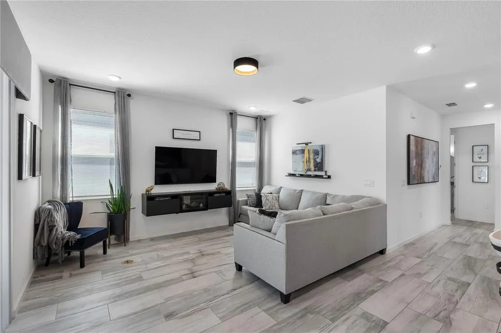 325 Shore Crab Way Apollo Beach FL 33572