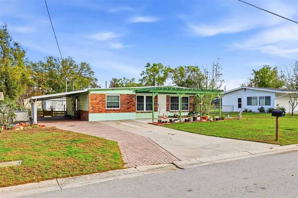 713 W 116th Avenue Tampa FL 33612