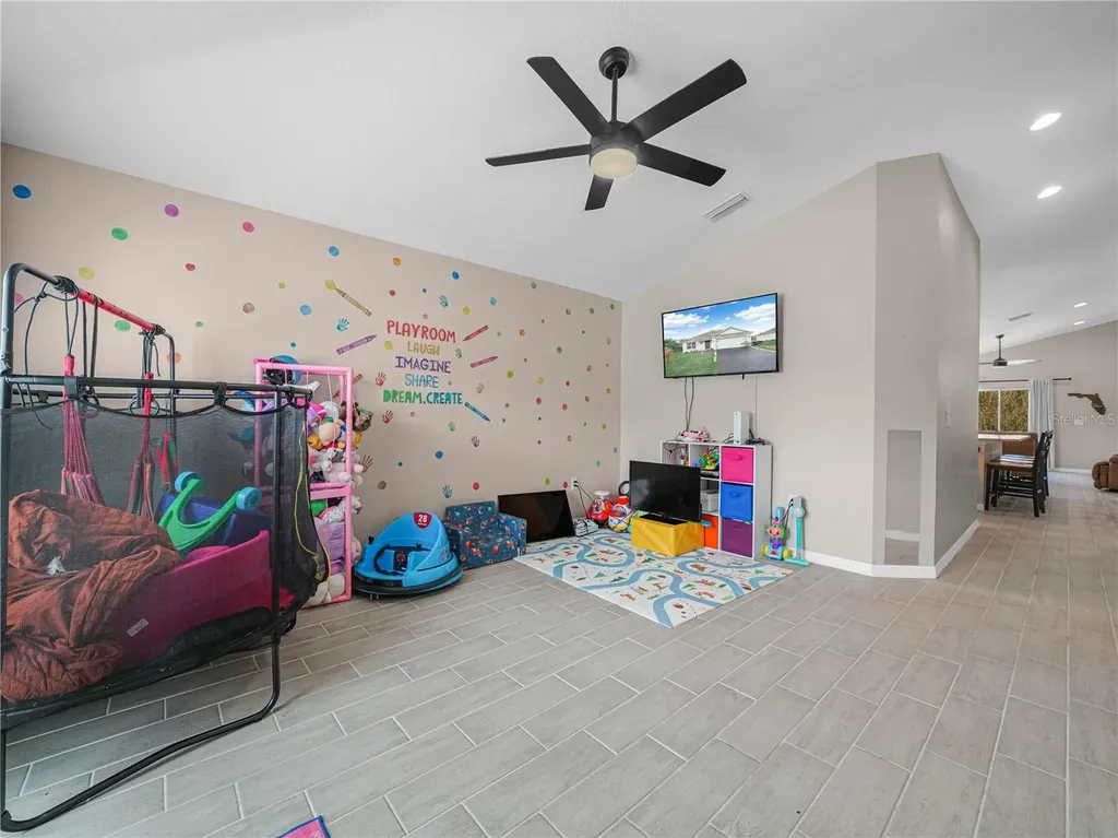 266 S Lake Avenue Frostproof FL 33843