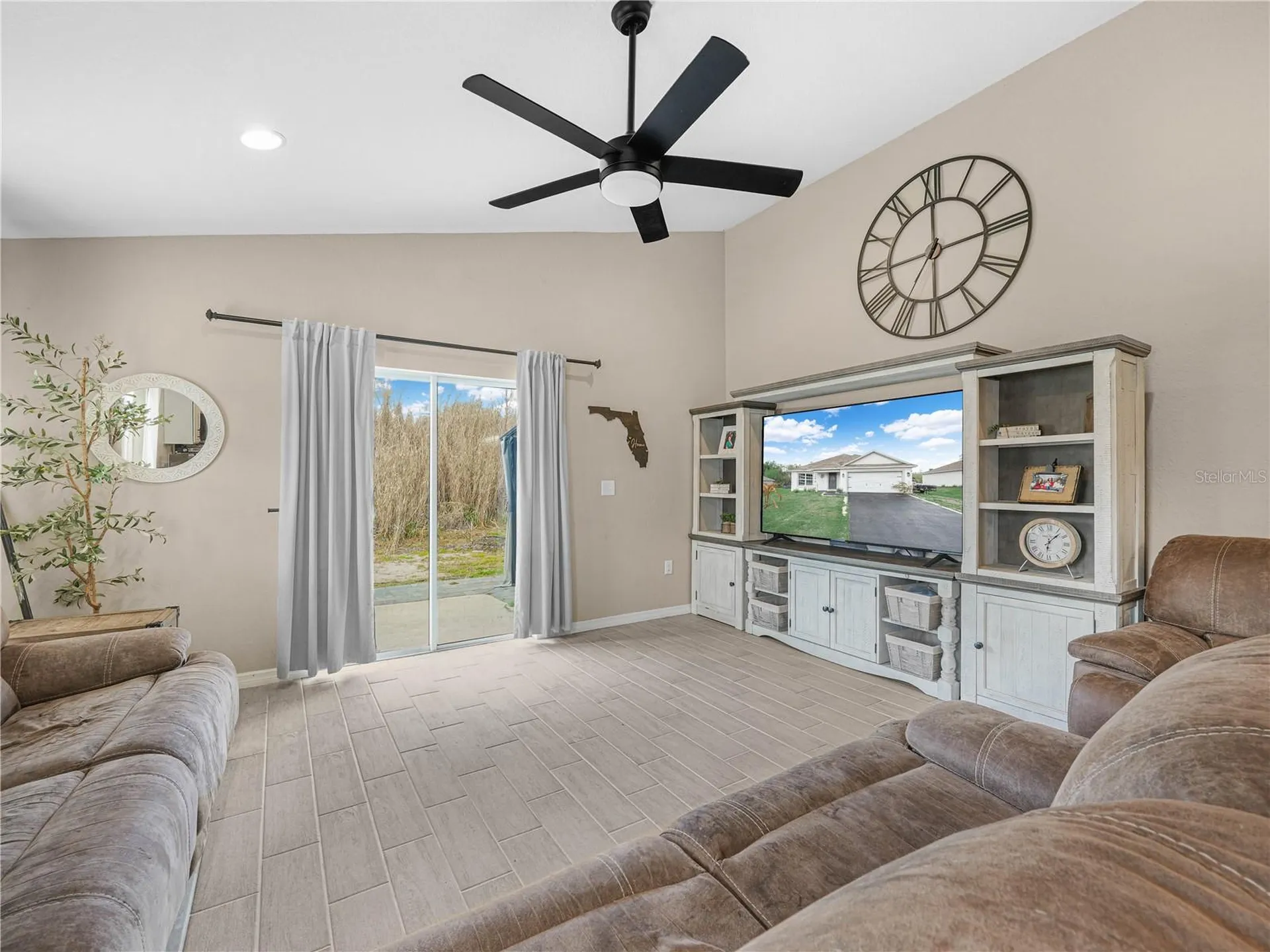 266 S Lake Avenue Frostproof FL 33843