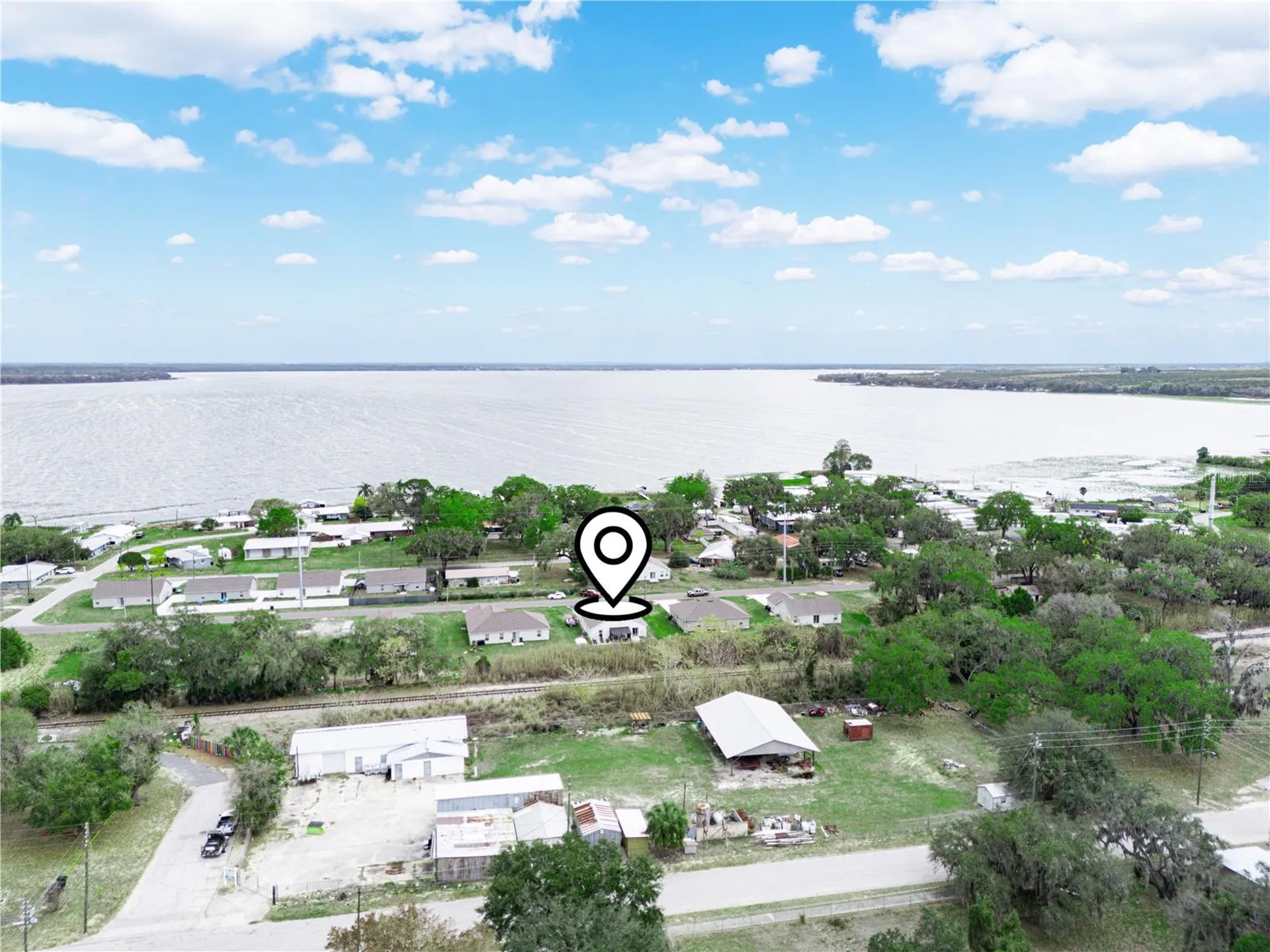 266 S Lake Avenue Frostproof FL 33843