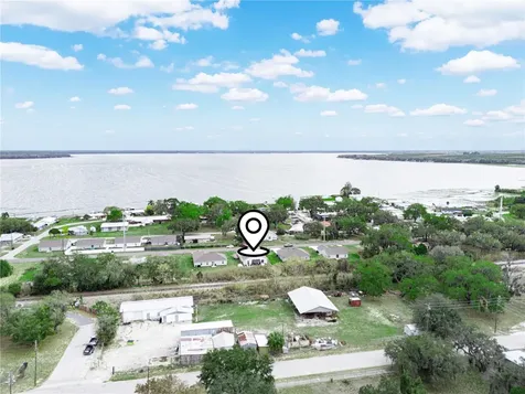 266 S Lake Avenue Frostproof FL 33843