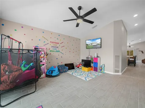 266 S Lake Avenue Frostproof FL 33843