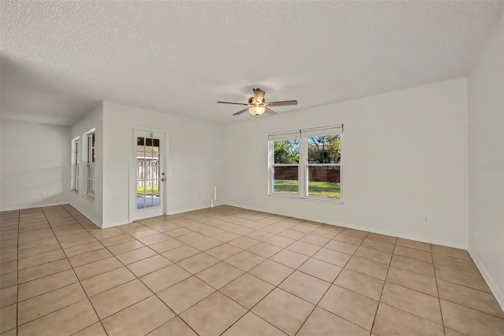 1054 Royal Oaks Drive Apopka FL 32703