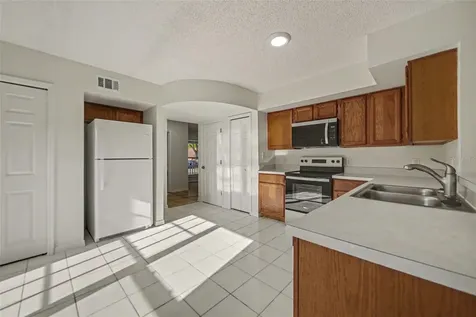 1054 Royal Oaks Drive Apopka FL 32703