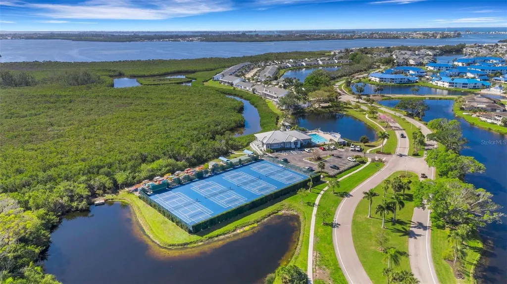 1233 Spoonbill Landings Circle Bradenton FL 34209