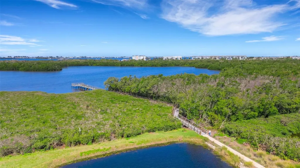 1233 Spoonbill Landings Circle Bradenton FL 34209