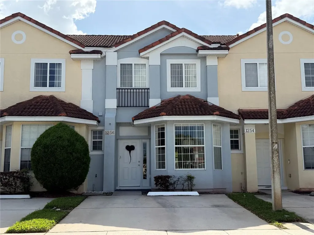 1256 S Beach Circle Kissimmee FL 34746