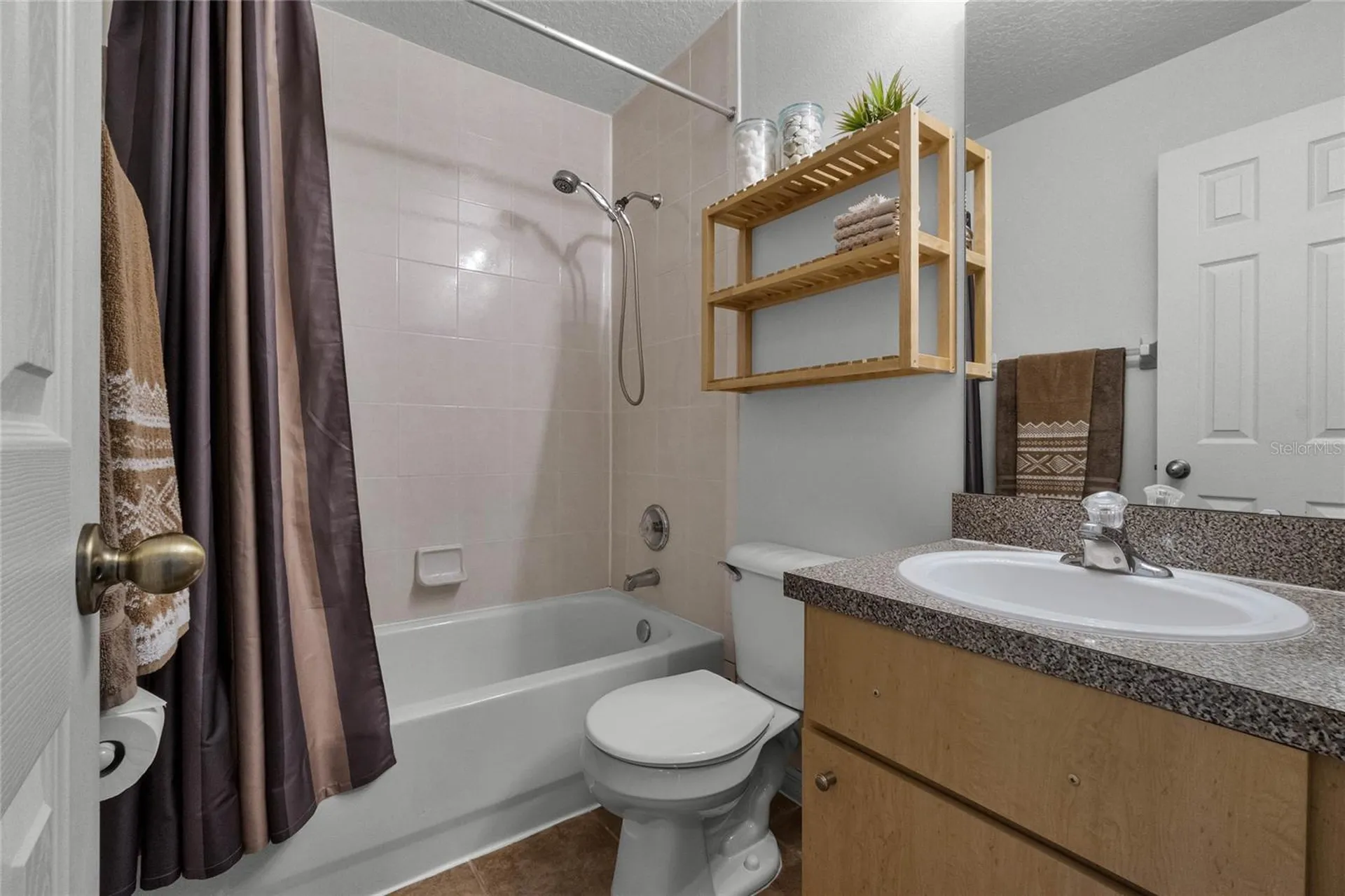 1256 S Beach Circle Kissimmee FL 34746