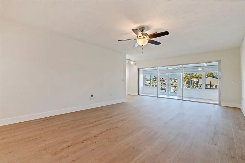403 Boca Ciega Point Boulevard N St Petersburg FL 33708