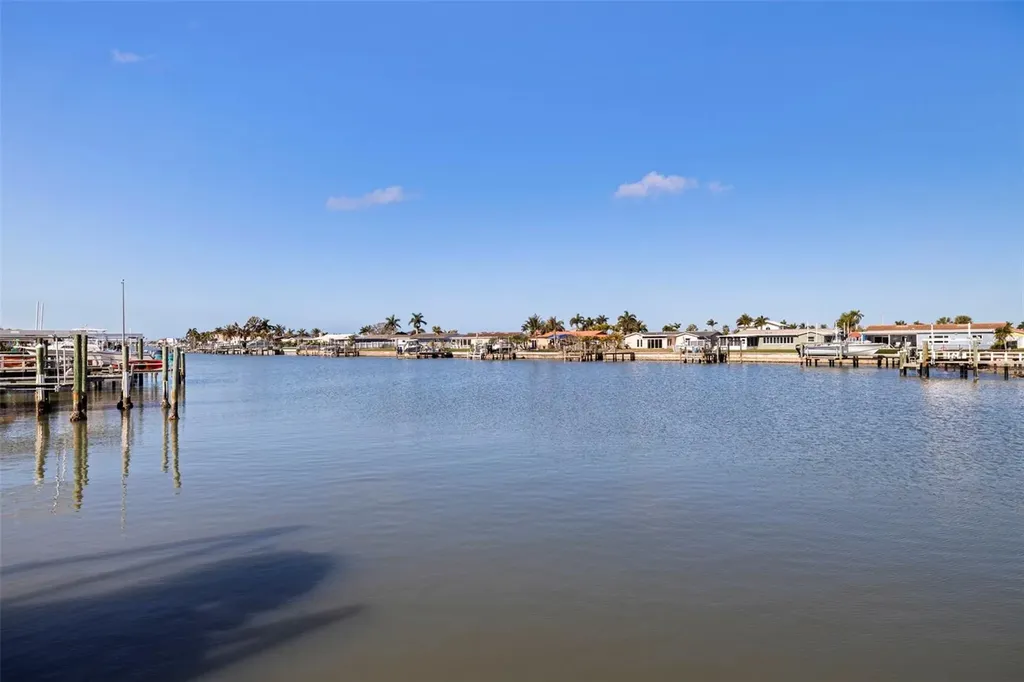403 Boca Ciega Point Boulevard N St Petersburg FL 33708