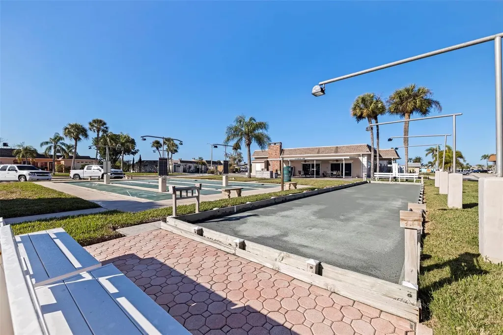 403 Boca Ciega Point Boulevard N St Petersburg FL 33708