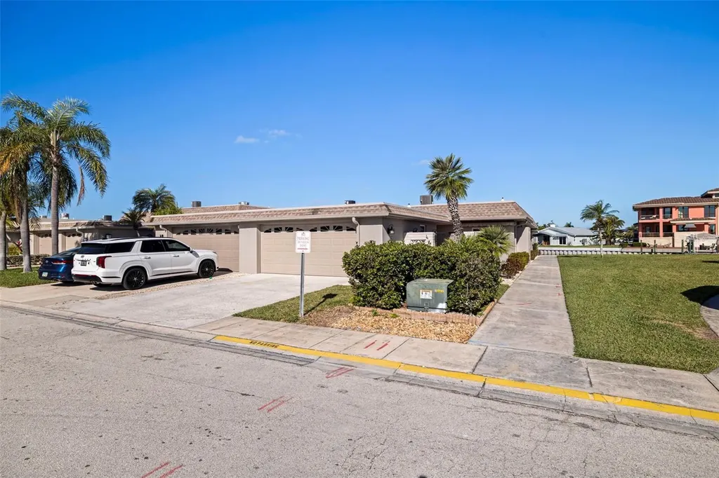 403 Boca Ciega Point Boulevard N St Petersburg FL 33708