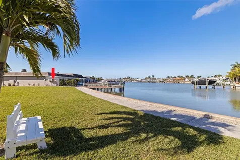 403 Boca Ciega Point Boulevard N St Petersburg FL 33708
