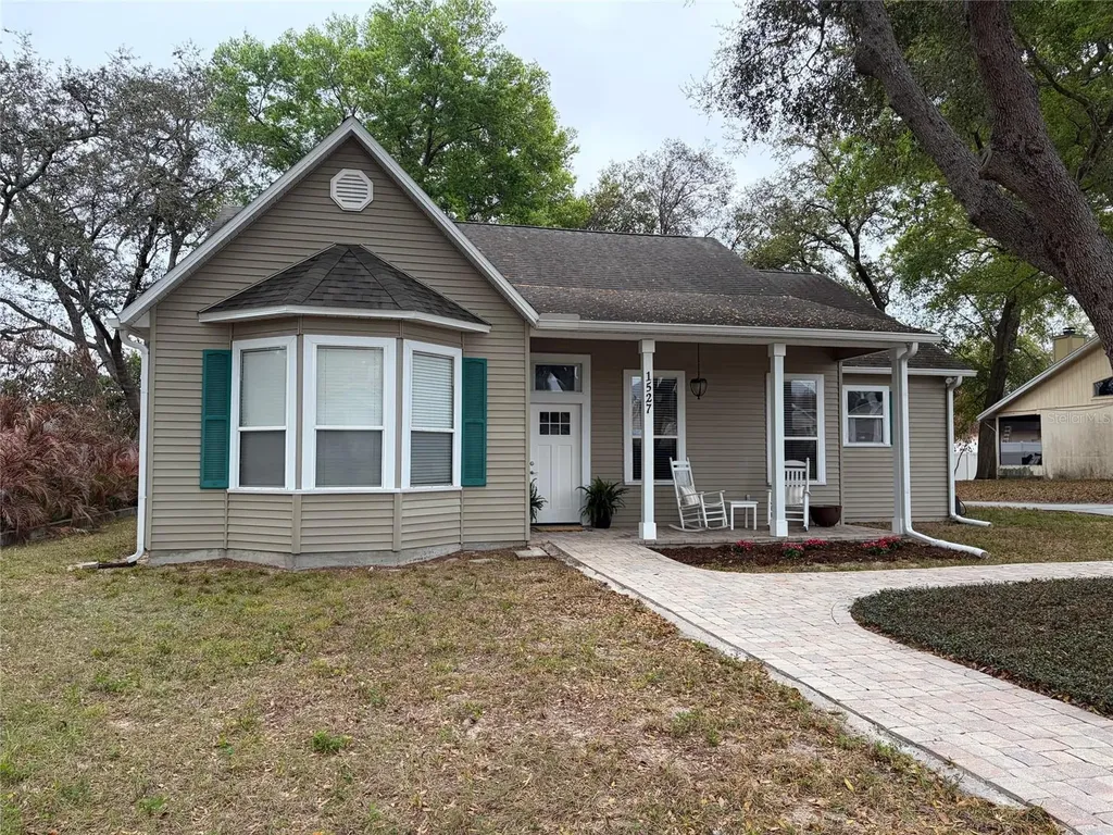 1527 Dess Drive Orlando FL 32818