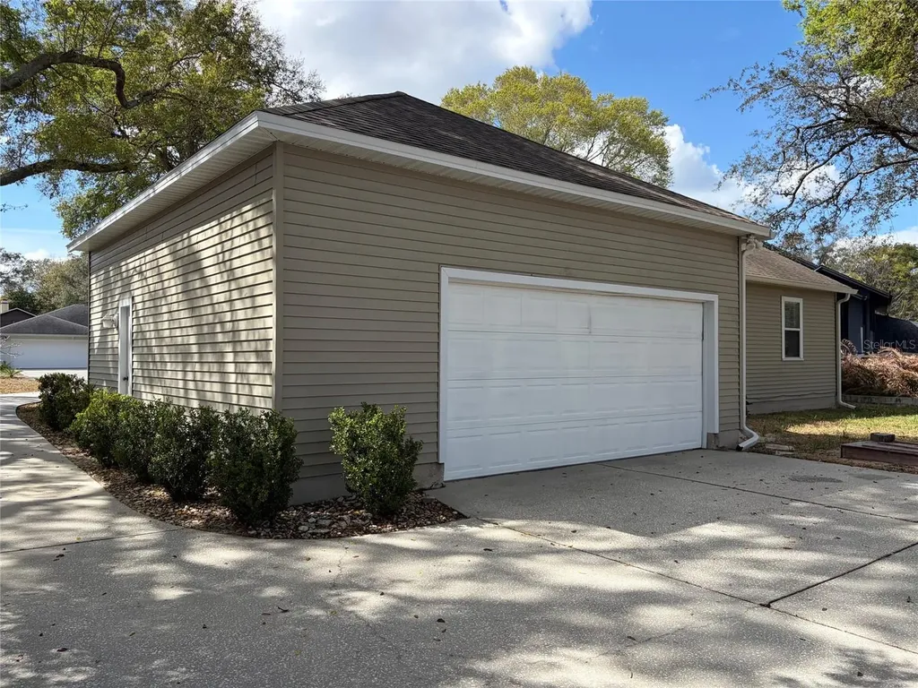 1527 Dess Drive Orlando FL 32818