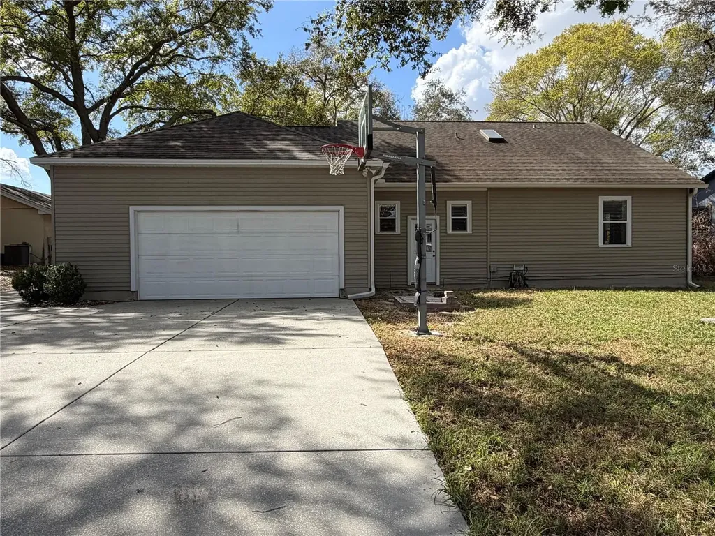 1527 Dess Drive Orlando FL 32818