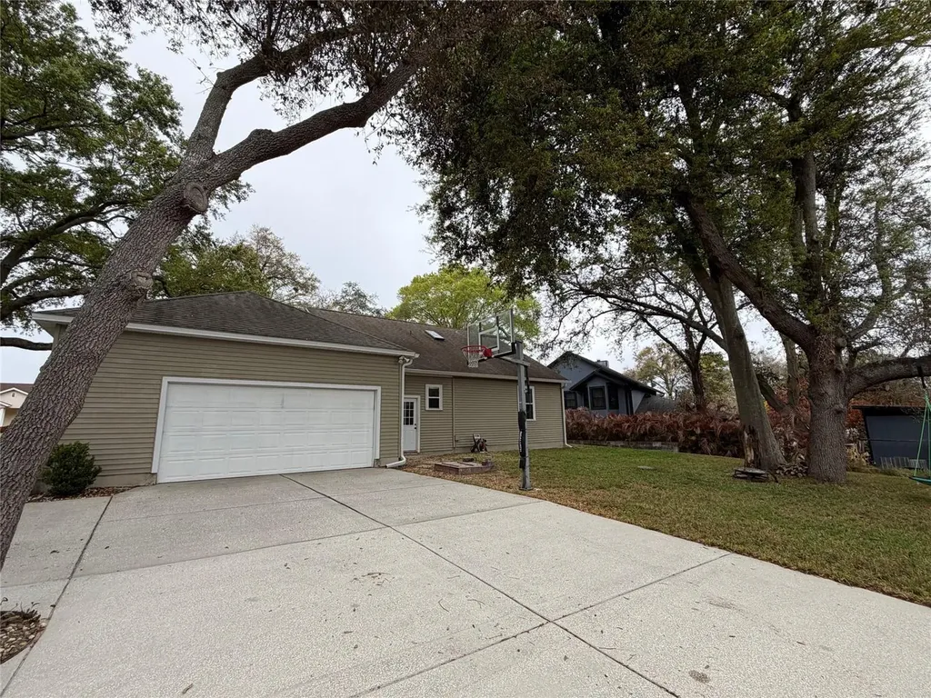 1527 Dess Drive Orlando FL 32818