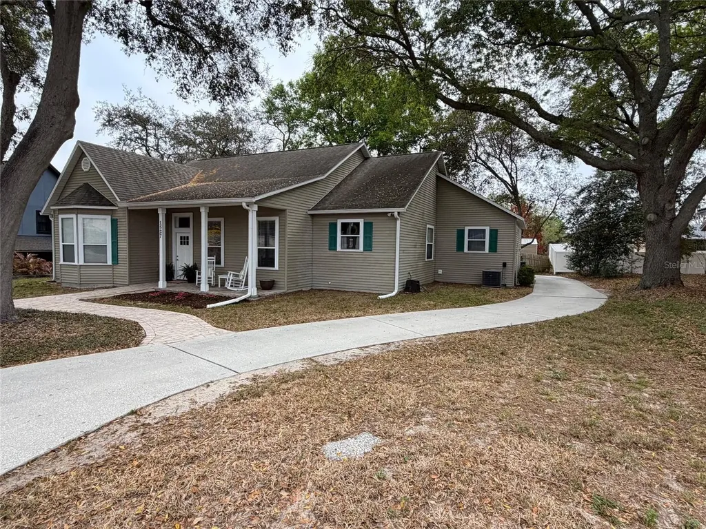 1527 Dess Drive Orlando FL 32818