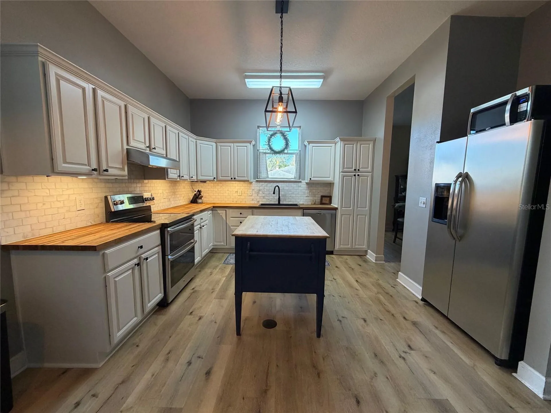 1527 Dess Drive Orlando FL 32818