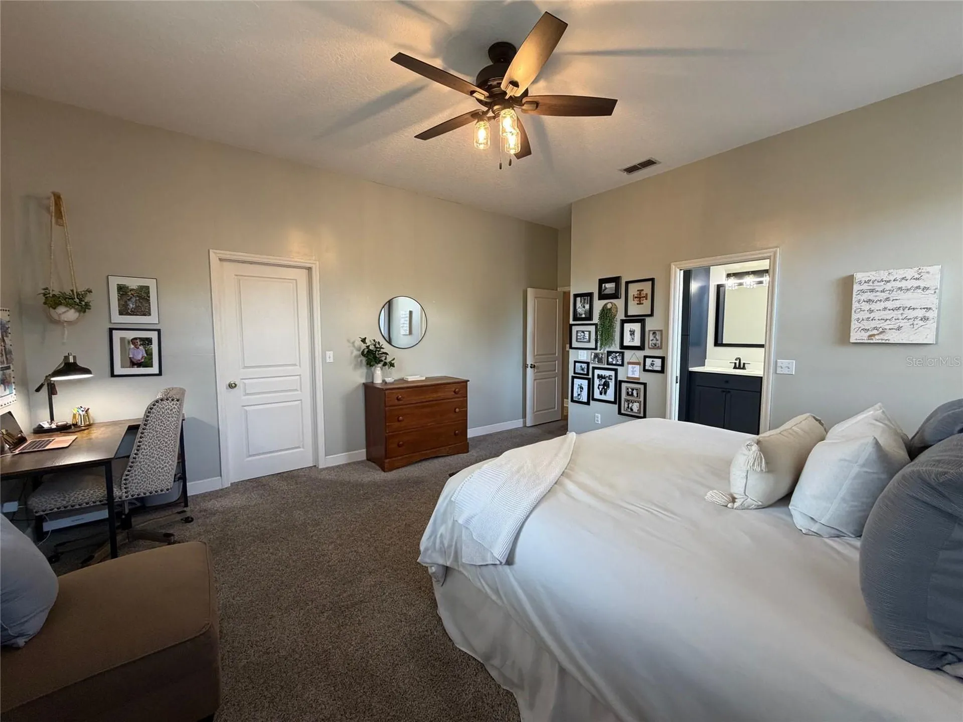 1527 Dess Drive Orlando FL 32818