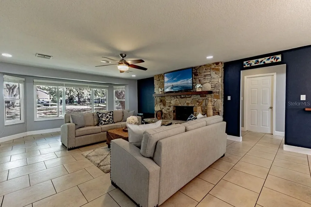 3272 Majestic Oak Drive St Cloud FL 34771