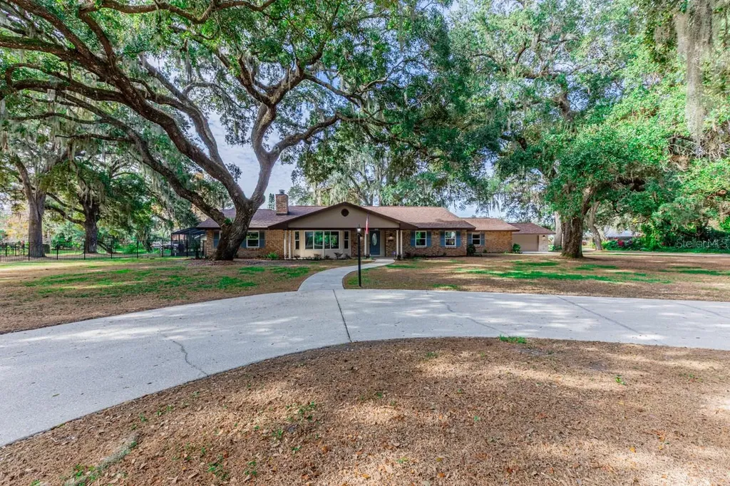 3272 Majestic Oak Drive St Cloud FL 34771
