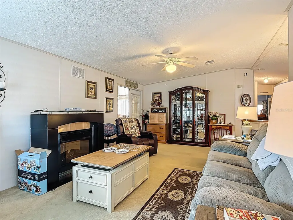 104 Admiral Lane Debary FL 32713