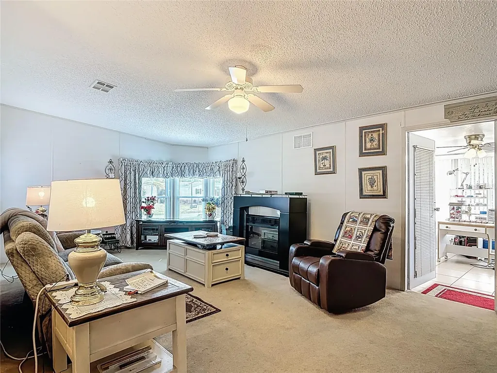 104 Admiral Lane Debary FL 32713