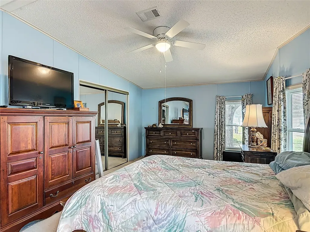 104 Admiral Lane Debary FL 32713