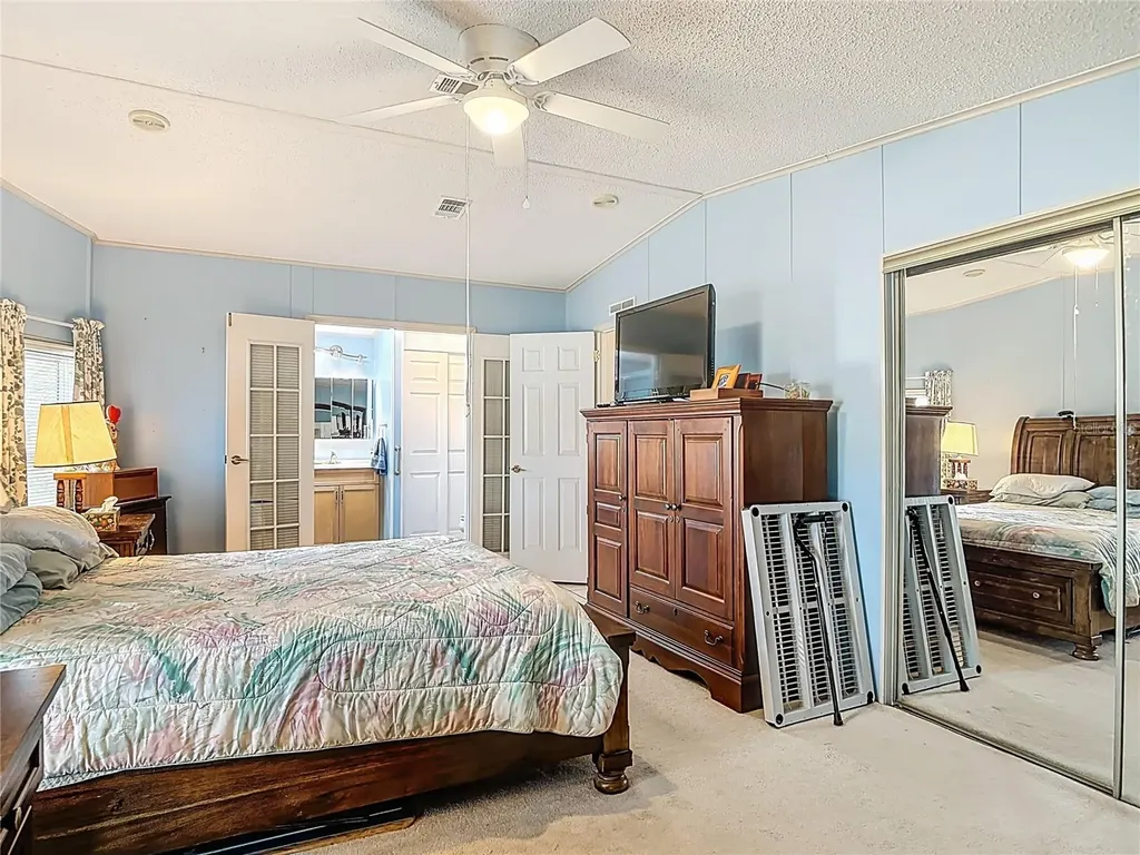 104 Admiral Lane Debary FL 32713