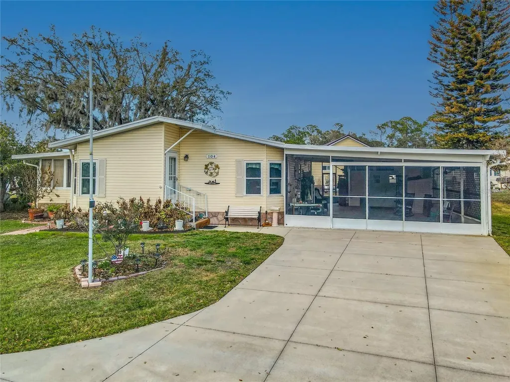 104 Admiral Lane Debary FL 32713