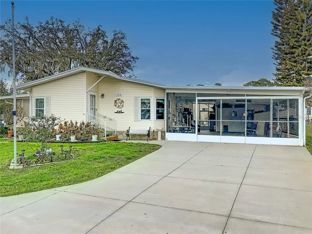 104 Admiral Lane Debary FL 32713
