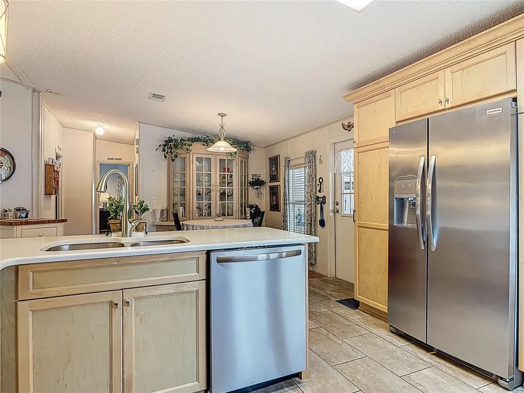 104 Admiral Lane Debary FL 32713