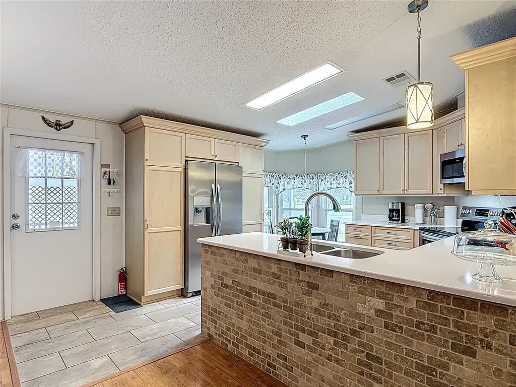 104 Admiral Lane Debary FL 32713