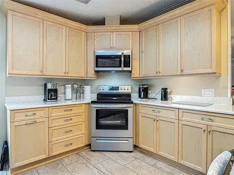 104 Admiral Lane Debary FL 32713