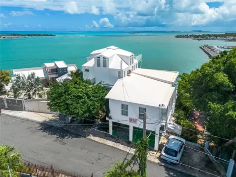 111 Fidencio De Jesus Fajardo PR 00738
