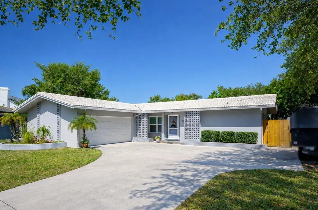 14197 Hetrick Circle N Largo FL 33774