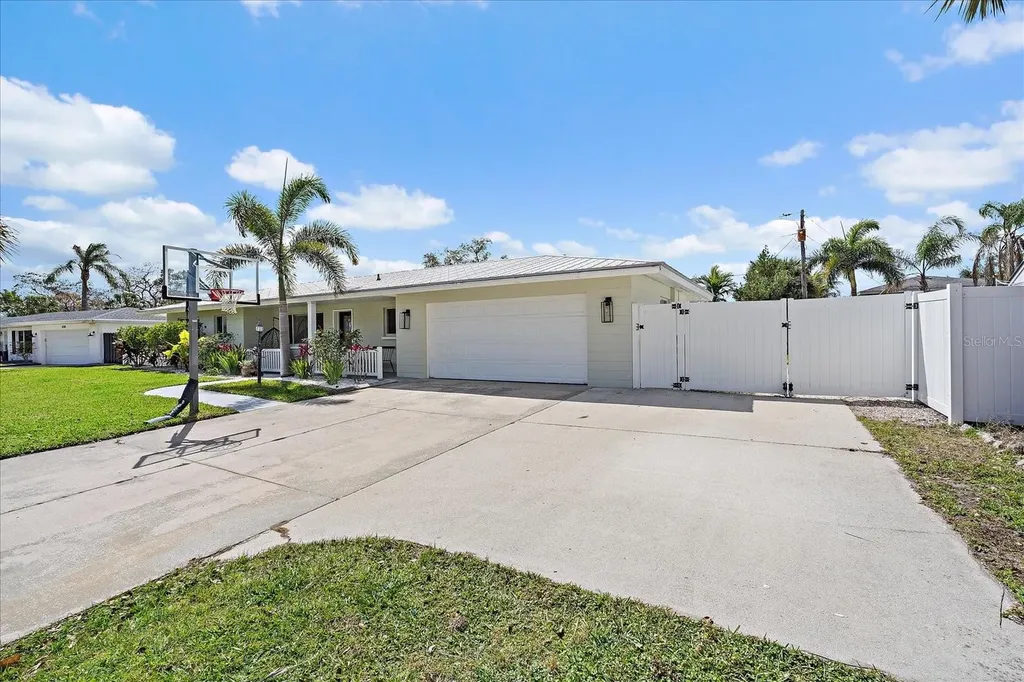 3118 Key Way Sarasota FL 34239