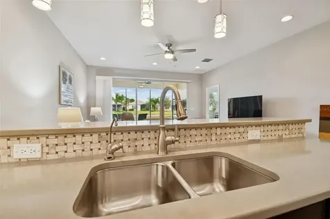 4940 Marble Springs Circle Wimauma FL 33598