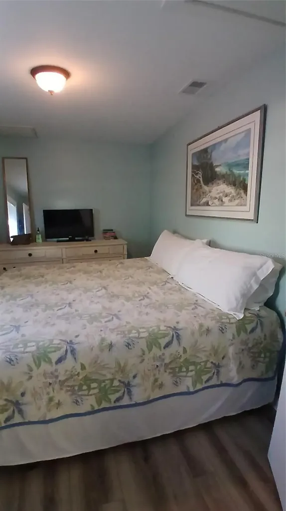 542 Division Street Tarpon Springs FL 34689
