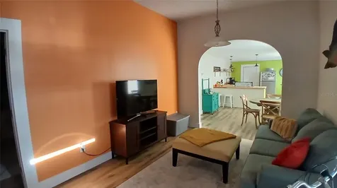 542 Division Street Tarpon Springs FL 34689