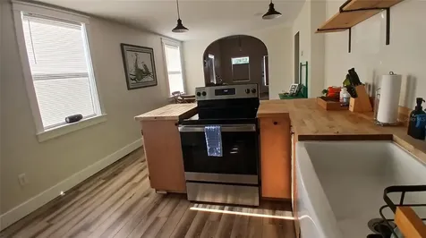 542 Division Street Tarpon Springs FL 34689