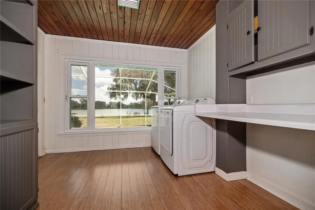 4019 Moores Lake Road Dover FL 33527